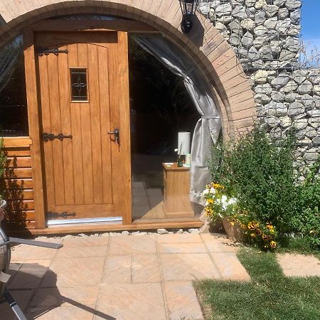 Romantic Escape Luxury Hobbit House With Hot Tub! 希尔内斯 外观 照片