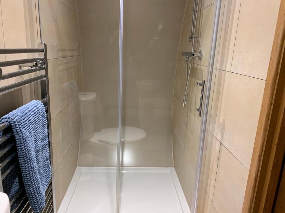 Romantic Escape Luxury Hobbit House With Hot Tub! 希尔内斯 外观 照片