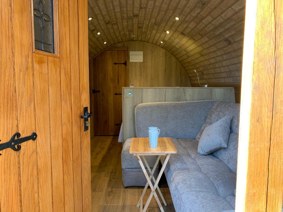 Romantic Escape Luxury Hobbit House With Hot Tub! 希尔内斯 外观 照片