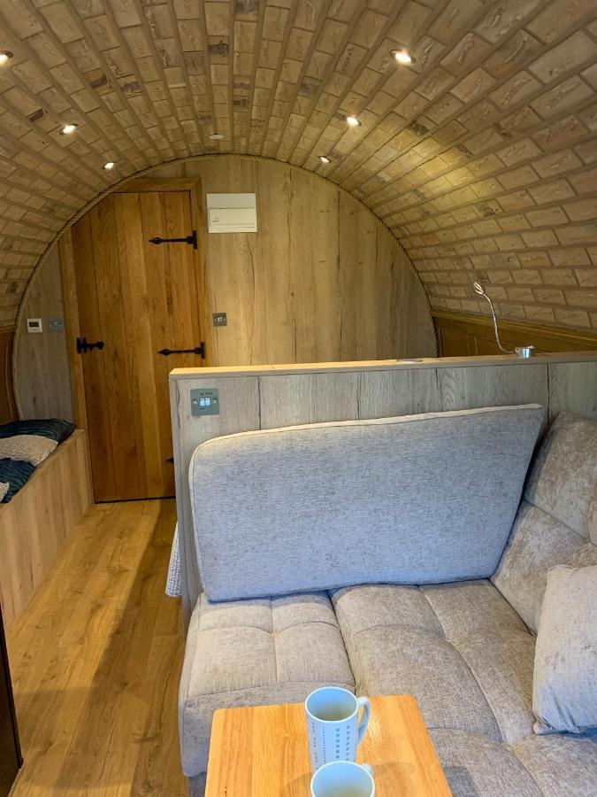Romantic Escape Luxury Hobbit House With Hot Tub! 希尔内斯 外观 照片
