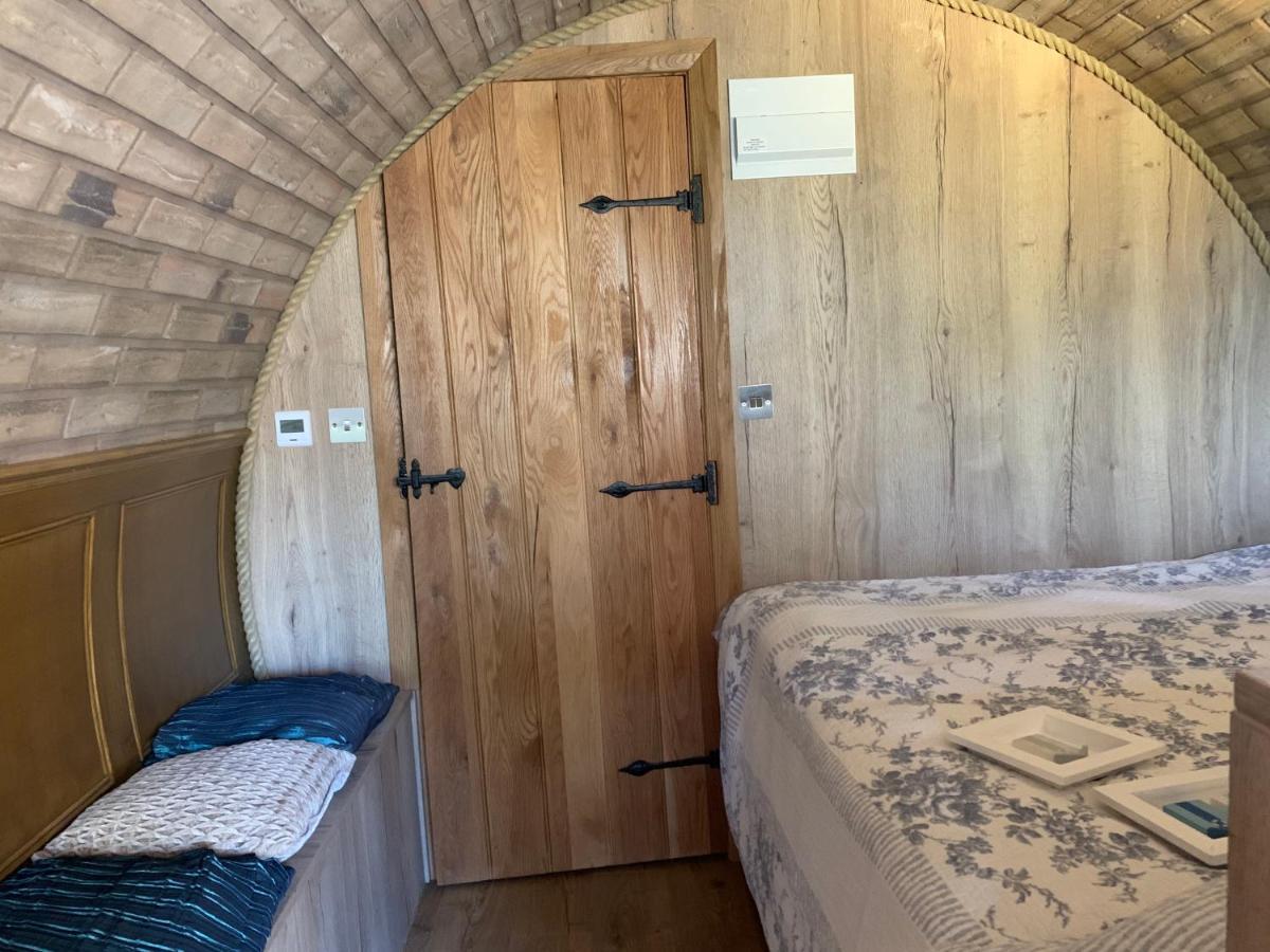 Romantic Escape Luxury Hobbit House With Hot Tub! 希尔内斯 外观 照片