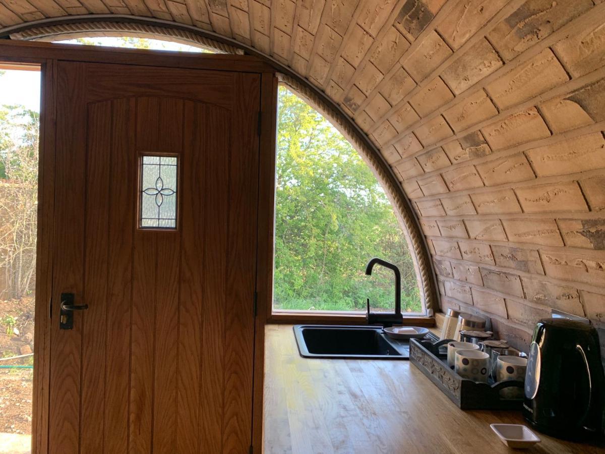 Romantic Escape Luxury Hobbit House With Hot Tub! 希尔内斯 外观 照片
