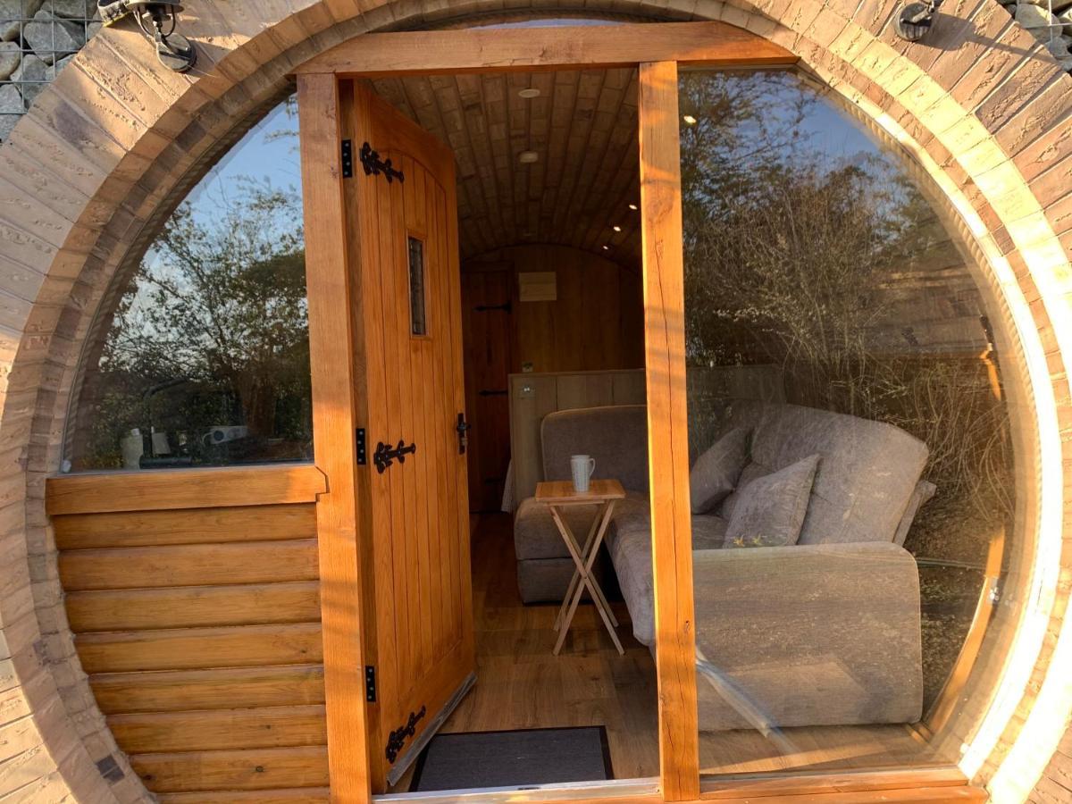 Romantic Escape Luxury Hobbit House With Hot Tub! 希尔内斯 外观 照片